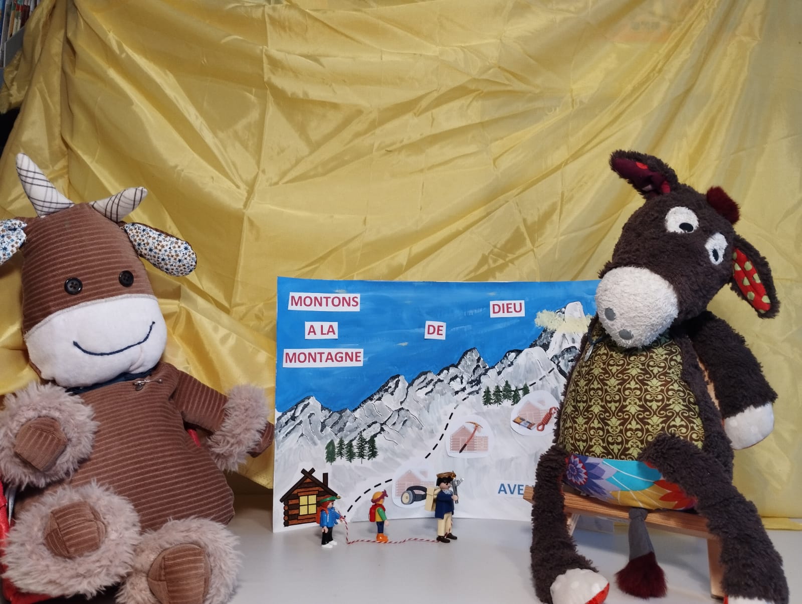 Benoît et Maurice, mascottes de deux paroisses, présentent le conte