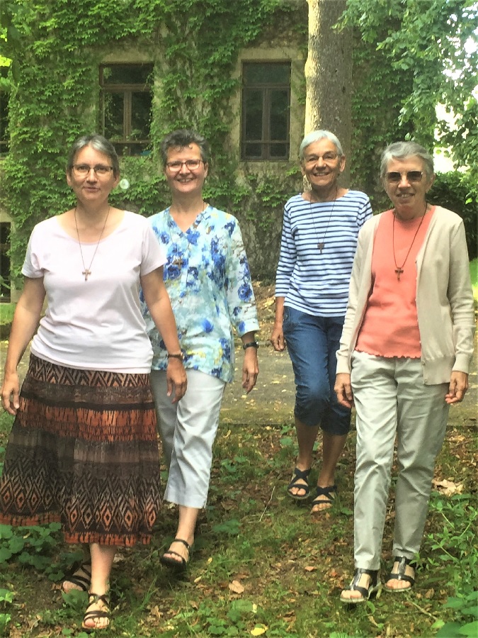 Conseil des petites sœurs de Saint-François. De gauche à droite : Chantal Blanchet, Régine Badoc, Anne-Marie Soulard et Marie-Christine Pontoizeau