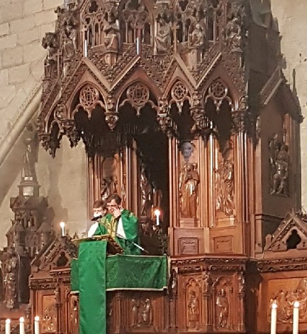 Évangile proclamé depuis la chaire - cathédrale d'Angers